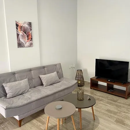 2 Apartment Loutra Oraias Elenis